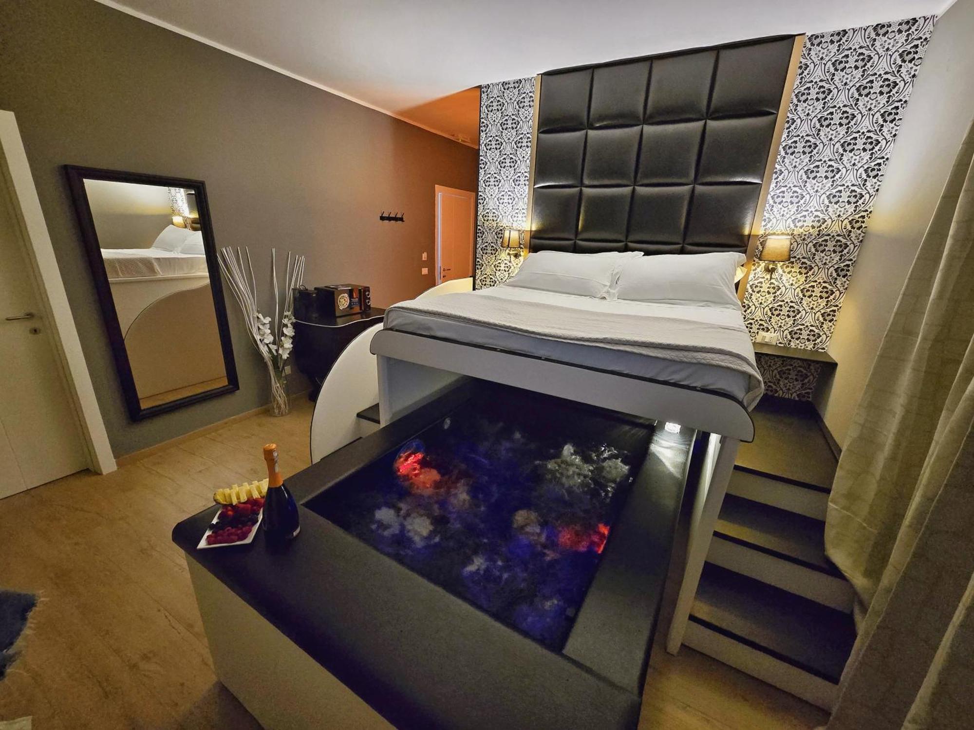 Alma Suites - Il Nido D'Amore Livorno Exterior photo